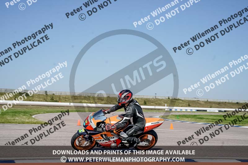 Rockingham no limits trackday;enduro digital images;event digital images;eventdigitalimages;no limits trackdays;peter wileman photography;racing digital images;rockingham raceway northamptonshire;rockingham trackday photographs;trackday digital images;trackday photos